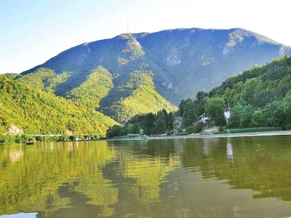 Апартаменты Glamping Jezero Чачак Экстерьер фото